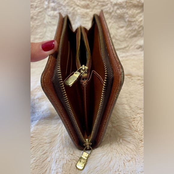 Louis Vuitton Vintage Monogram Zippy Wallet - Picture 4 of 5